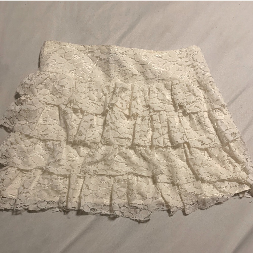 Creme mini skirt